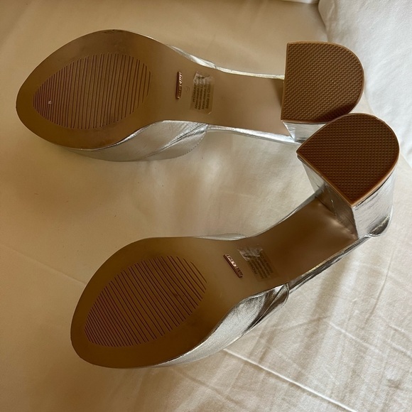 NWOT - Billini  Romara Metalic Silver Heels - size 9 - Picture 6 of 7
